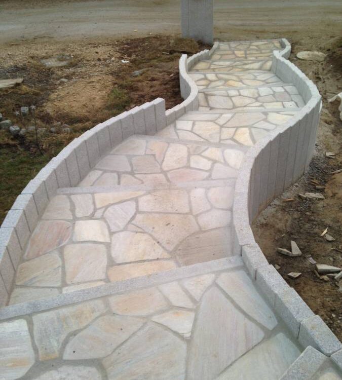 IMG_0989 675X750 | HM déco Comment intégrer des bordures en pierre naturelle dans votre jardin ? Saint-Louis