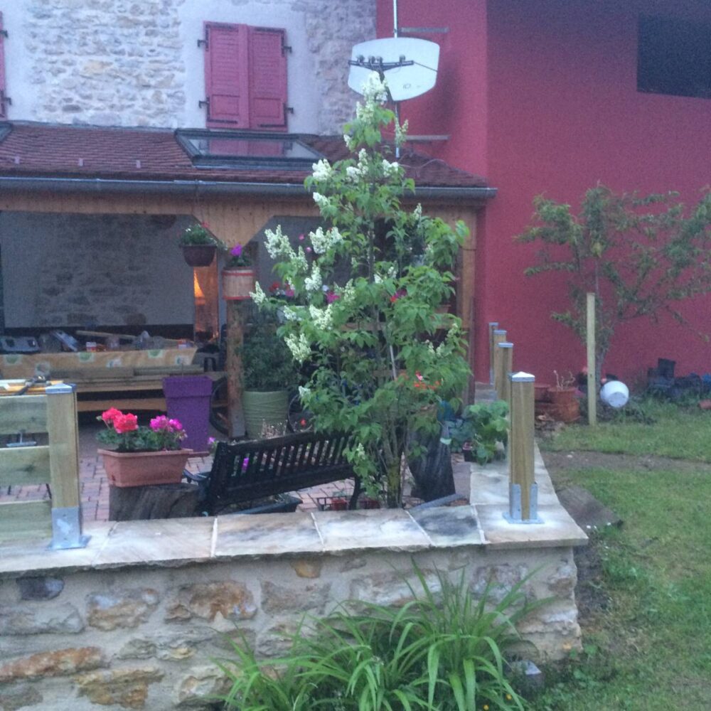 Comment intégrer des bordures en pierre naturelle dans votre jardin ? Saint-Louis 0